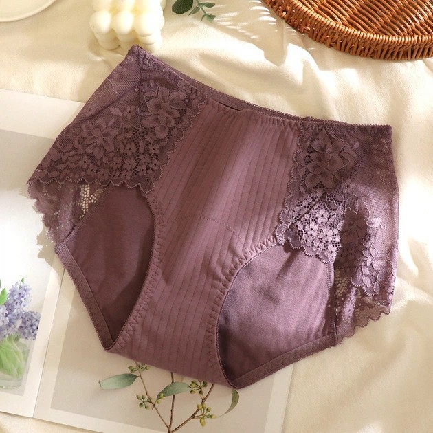 Menstruationsslips mit Spitzenbesatz in Lila