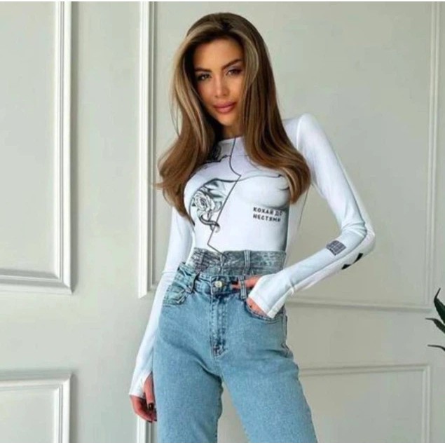 Stylischer Bodysuit mit 3D-Druck 'Illusion' — Freizeitlook mit langen Ärmeln