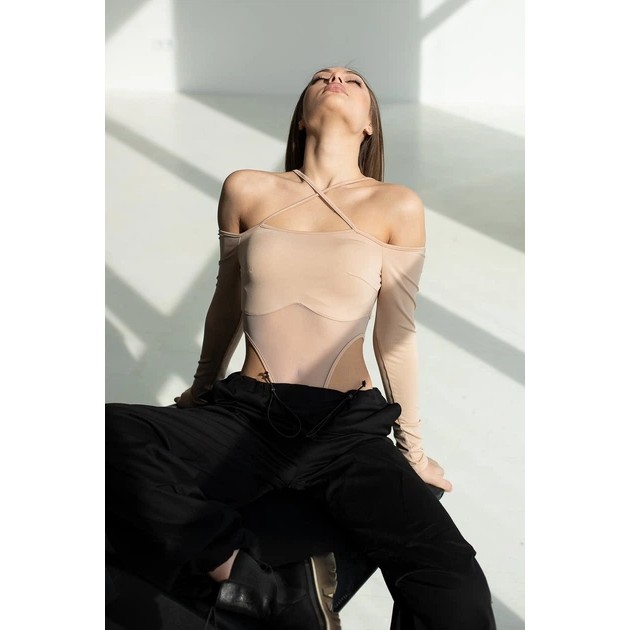 Tales Marisa Beige Body — Eleganter Stil mit offenen Schultern