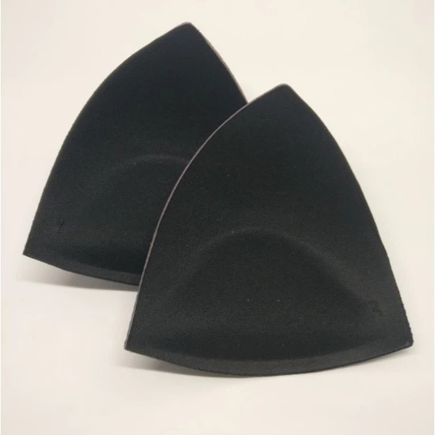 Cups triangulaires noires pour bikini avec double push-up