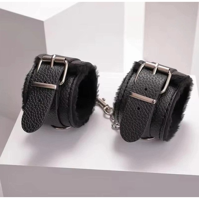Espos de piel sintética - accesorio sensual negro
