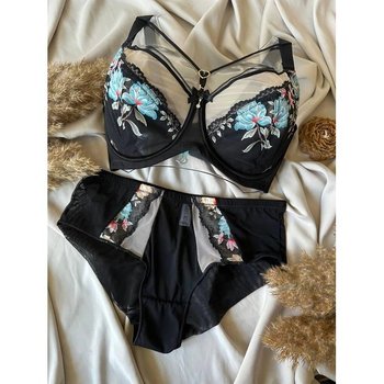 Lingerie Set with Bra and Briefs in Black — A Comfortable Choice