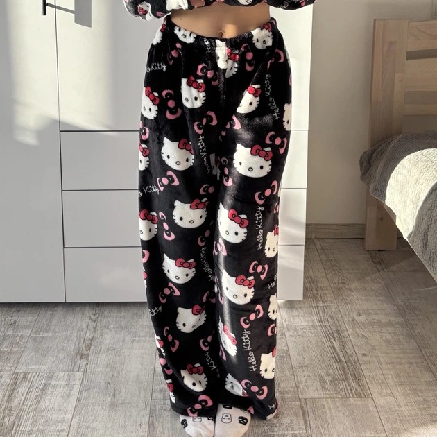Pantalones de pijama de felpa Hello Kitty en negro - Cómodos y cálidos