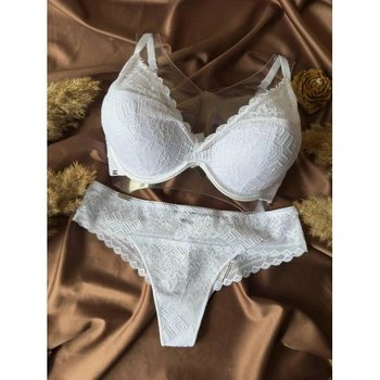 Lanny Mode Lace Bra and Thong Set — Elegant White Design
