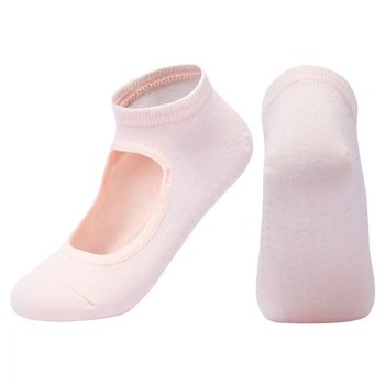 Non-Slip Yoga Socks in Powder Pink — Comfort and Safety for Your Workouts