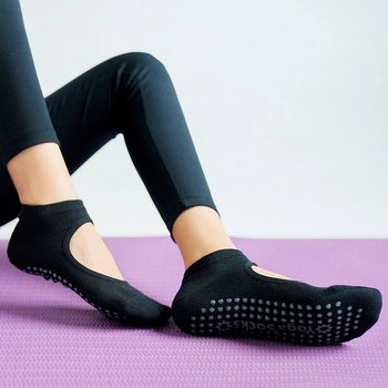 Non-Slip Yoga Socks in Black — Comfort and Safety