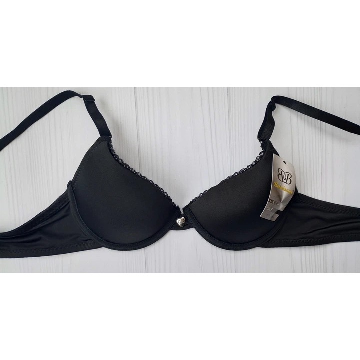 Basic Smooth Black Bra — Comfort and Quality