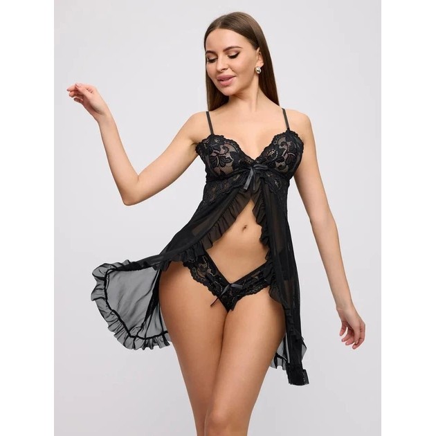 Schwarzer Spitzenbademantel mit Slips — Eleganz und Stil