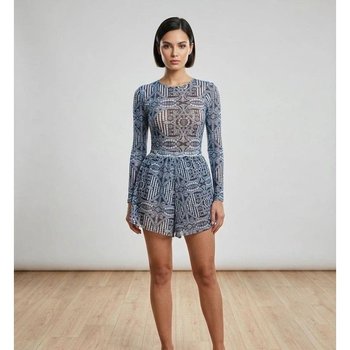 Bañador femenino de una pieza gris con shorts y protección SPF-35