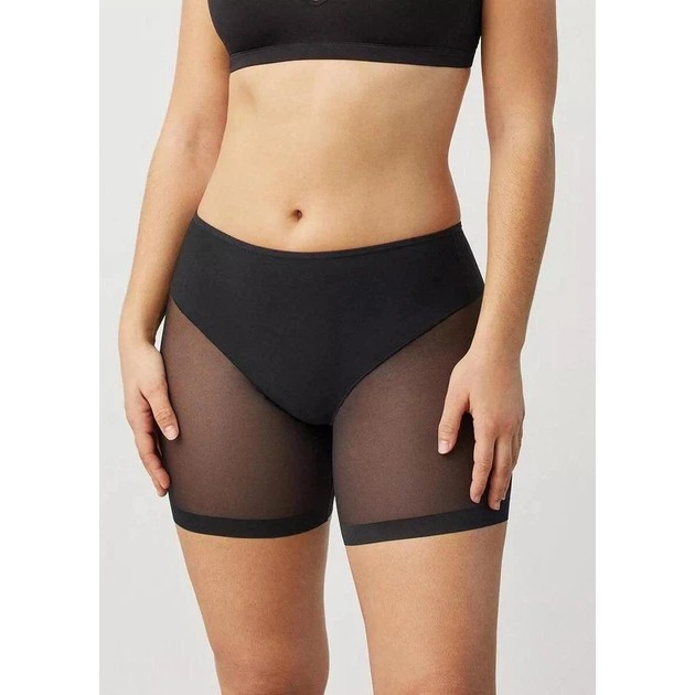 Seamless Shaping Bike Shorts in Black — Comfort and Chafing Protection