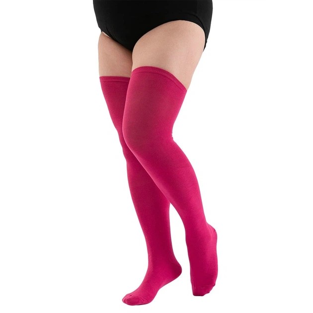 Women's Plus Size Raspberry Knee-High Socks
