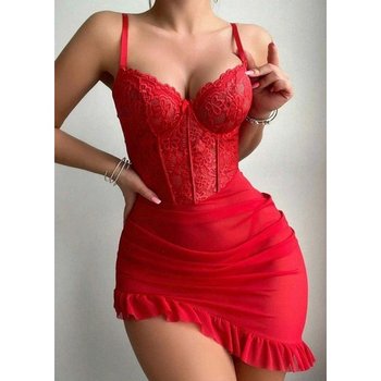 Nuisette en dentelle rouge avec décolleté accentué de minimalno