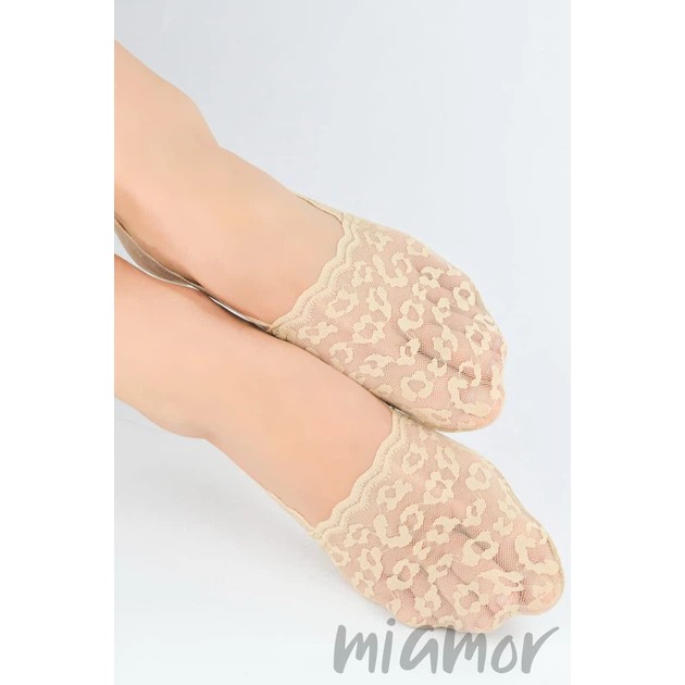 Calcetines de encaje para mujer con suela ABS de NOVITI en beige