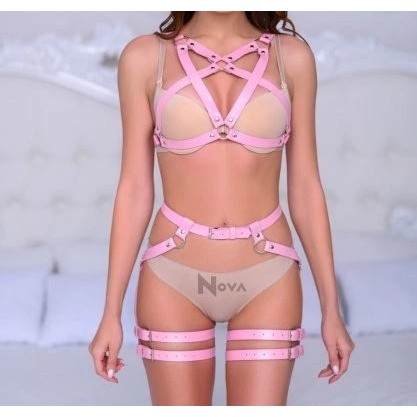 حزام الجسم من الجلد الوردي الغني من Needle